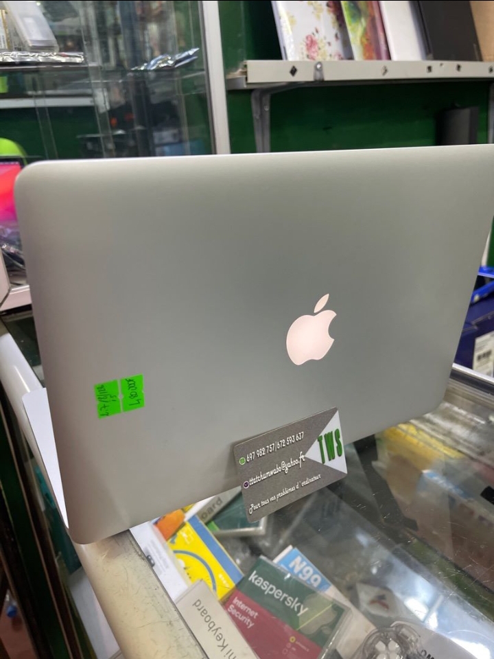 MacBook Pro 2015 i5 13.3 pouces 2.7ghz